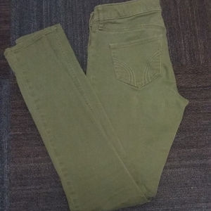 🏡 Olive Green Hollister Super Skinny Jeans